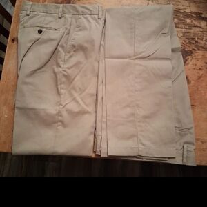 Men's Classic Khaki Chino Pants
